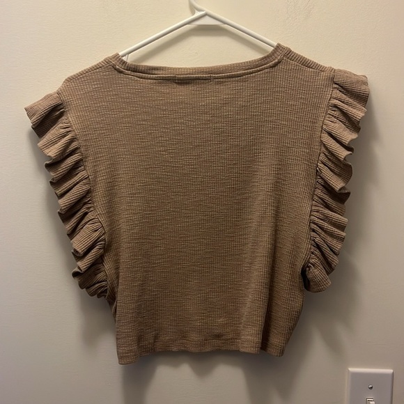 Mustard seed tan ribbed crop top with ruffled sleeves size medium - Picture 6 of 6